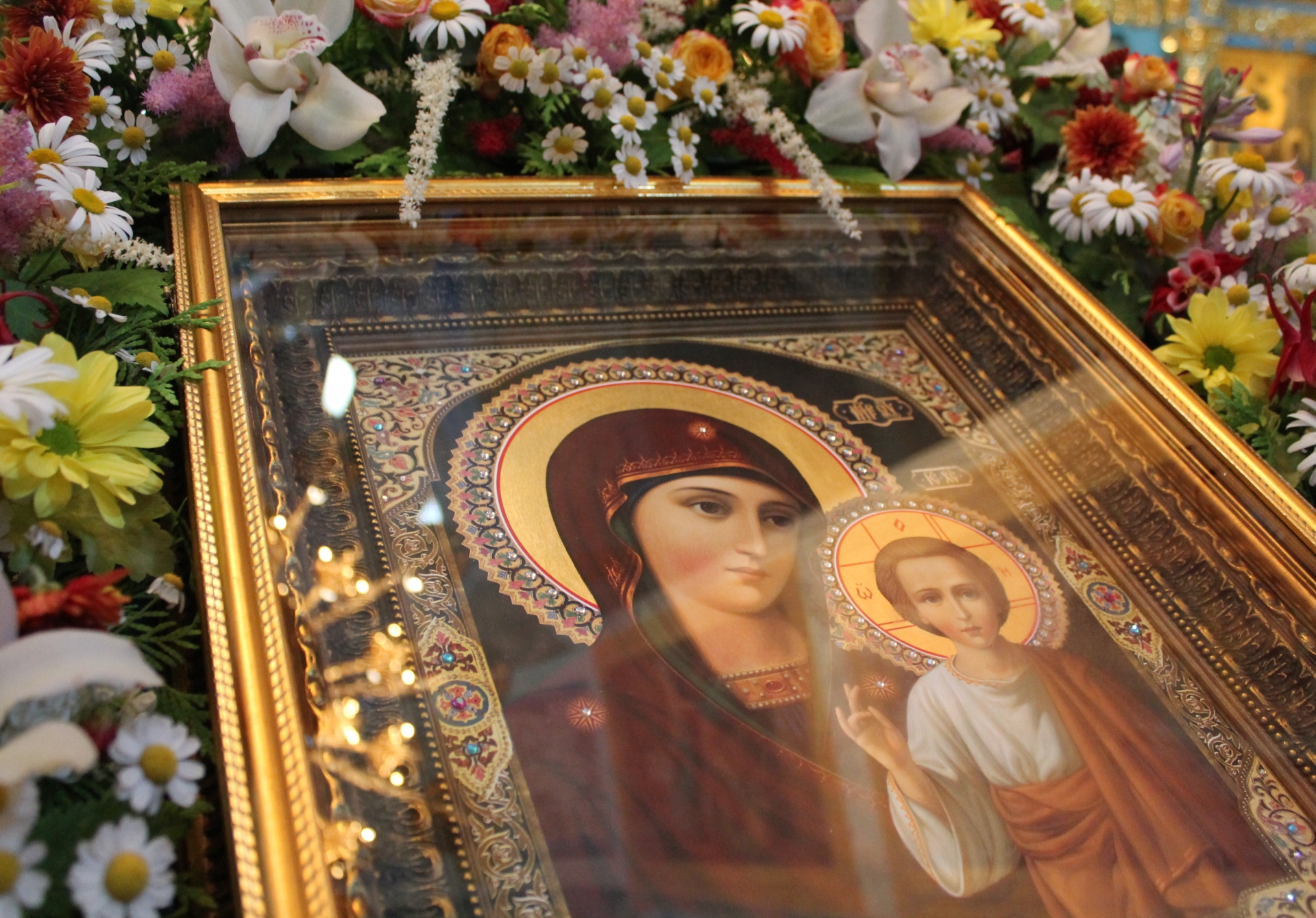 В Феодоровском монастыре молитвенно почтили Казанскую икону Божией Матери