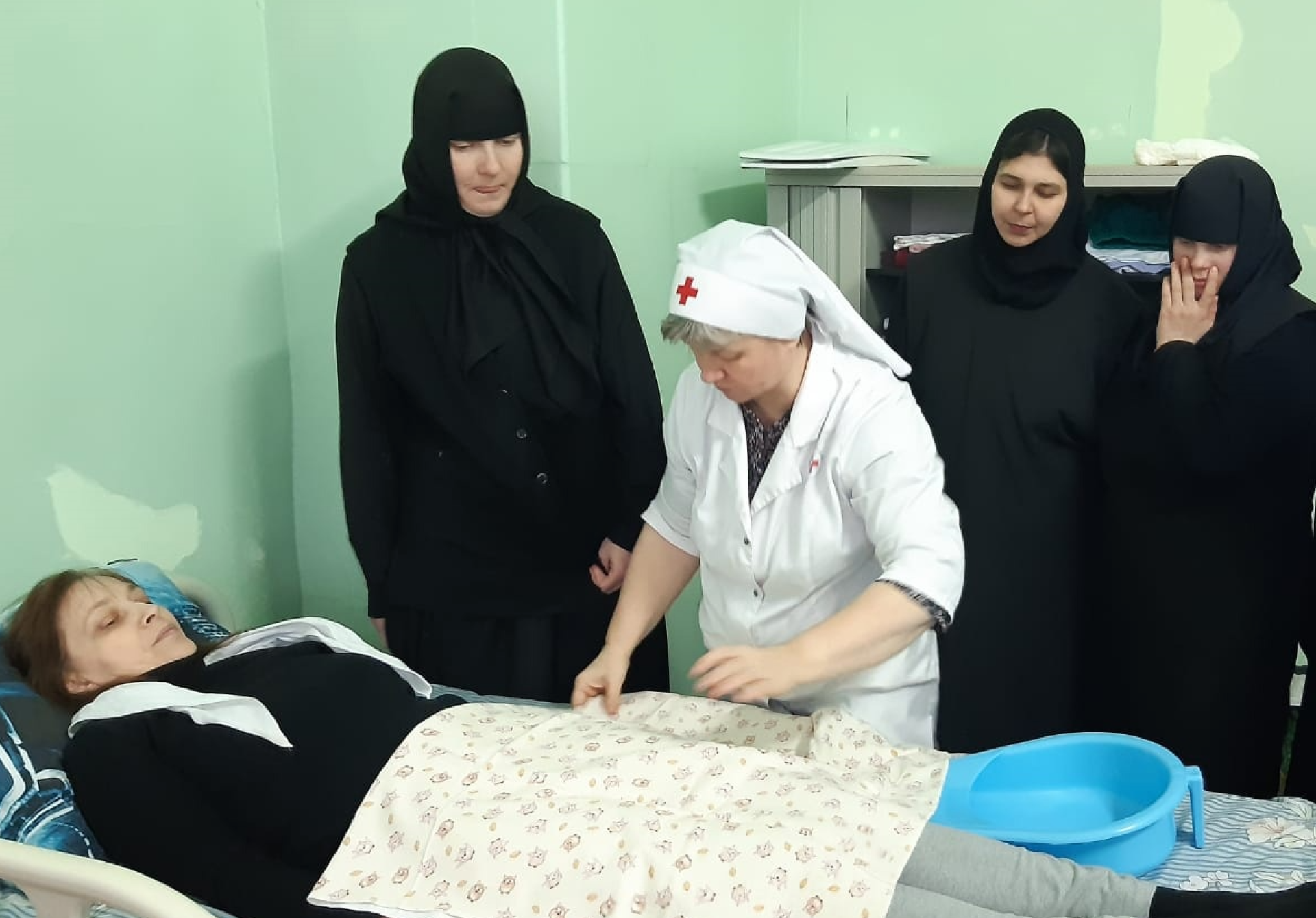 Сестры Феодоровского обители обучились основам ухода за больными